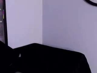 Offline lucy-23 on CamSoda