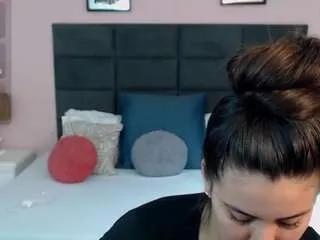 Offline madisonjenner on CamSoda