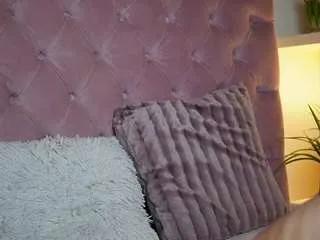 Offline maiamini on CamSoda