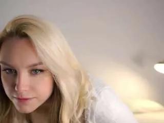 marquitablish — two fingers in pussy and masturbate [444 tokens remaining]