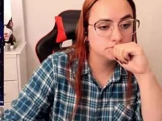 Freechat maryluna95 on CamSoda