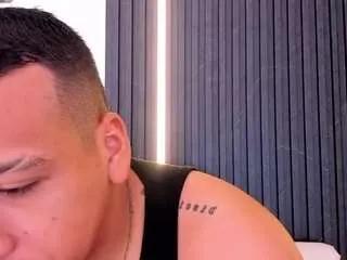 Offline max-turner1 on CamSoda