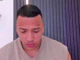 Offline max-turner1 on CamSoda