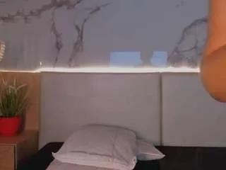 Freechat megan-charles on CamSoda