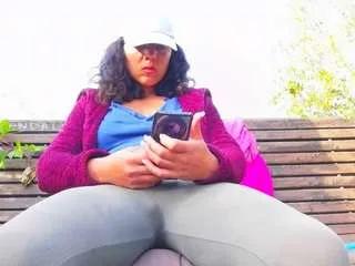 Offline mellysquirtybiglabia on CamSoda