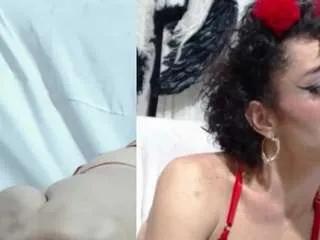 Freechat mia-kathelyn on CamSoda