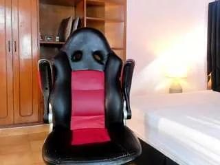 Offline mia-kinky on CamSoda