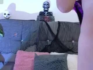 Offline mia-makleynn on CamSoda