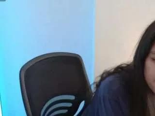 Freechat miadesire on CamSoda