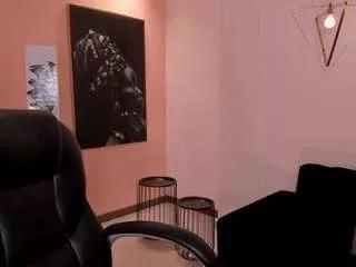 Offline mialaurence on CamSoda