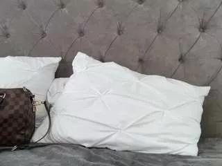 Offline misskellyy on CamSoda