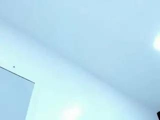 Offline moxa-hot on CamSoda