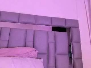 Offline nadia-saadik1 on CamSoda