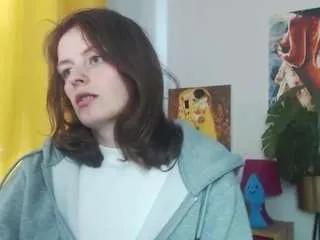 Freechat nadinesensual on CamSoda