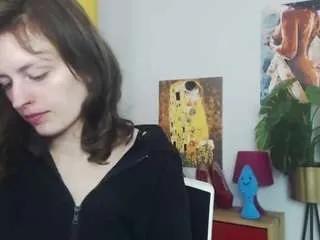 Freechat nadinesensual on CamSoda