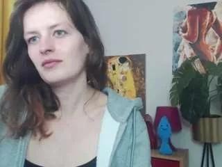 Freechat nadinesensual on CamSoda