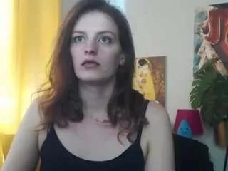 Freechat nadinesensual on CamSoda