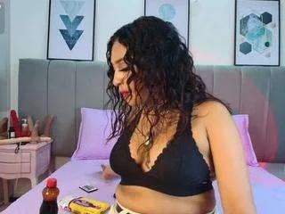 Freechat naia-cruz1 on CamSoda