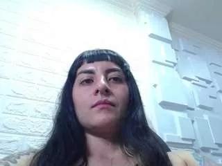 Freechat naughtykittenm on CamSoda