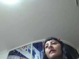 Freechat naughtykittenm on CamSoda