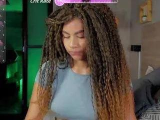 Freechat nayahh on CamSoda