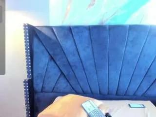 Offline niki-santana on CamSoda