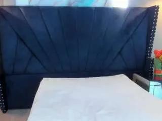 Offline niki-santana on CamSoda