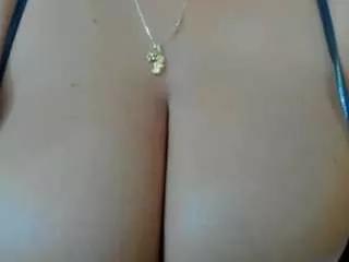 Offline olivahot31 on CamSoda