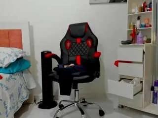 Offline olivahot31 on CamSoda