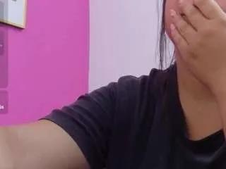 Offline playfulcurvyy on CamSoda