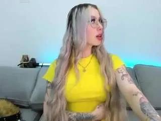 Offline purpleladydoll on CamSoda
