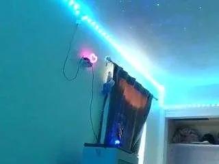 Offline ravebunnyyy on CamSoda