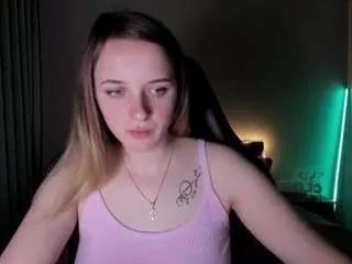 Offline rousereedd on CamSoda