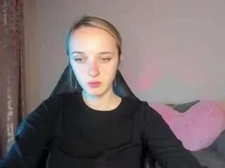 Offline rousereedd on CamSoda