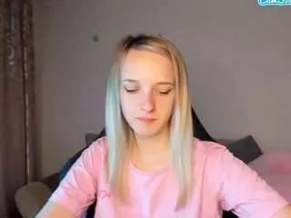 Offline rousereedd on CamSoda