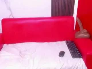 Offline sara-tompsonn on CamSoda