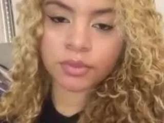 Offline scarlettduran on CamSoda