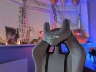 Offline shortydi on CamSoda