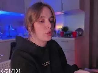 Offline shortydi on CamSoda