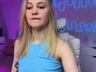 Freechat sofiakenwood on CamSoda