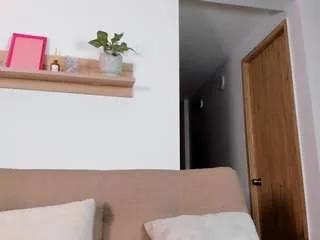 Freechat sofy-ramirez on CamSoda