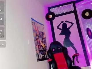 Offline sophie-miaa on CamSoda