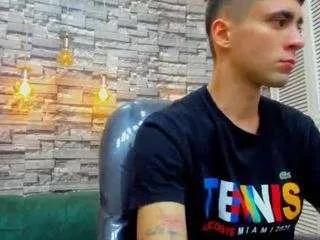 Offline stud-foxx on CamSoda