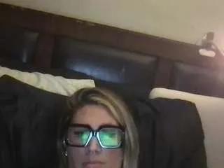 Offline suziieq23 on CamSoda