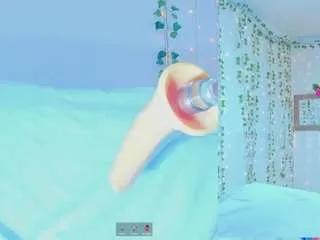 Offline tiffanny-loveee on CamSoda