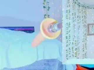 Offline tiffanny-loveee on CamSoda