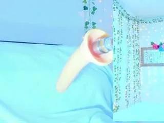 Offline tiffanny-loveee on CamSoda