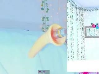 Offline tiffanny-loveee on CamSoda