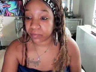 Freechat tinasnoww on CamSoda