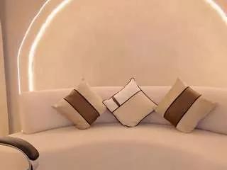 Offline toricross on CamSoda